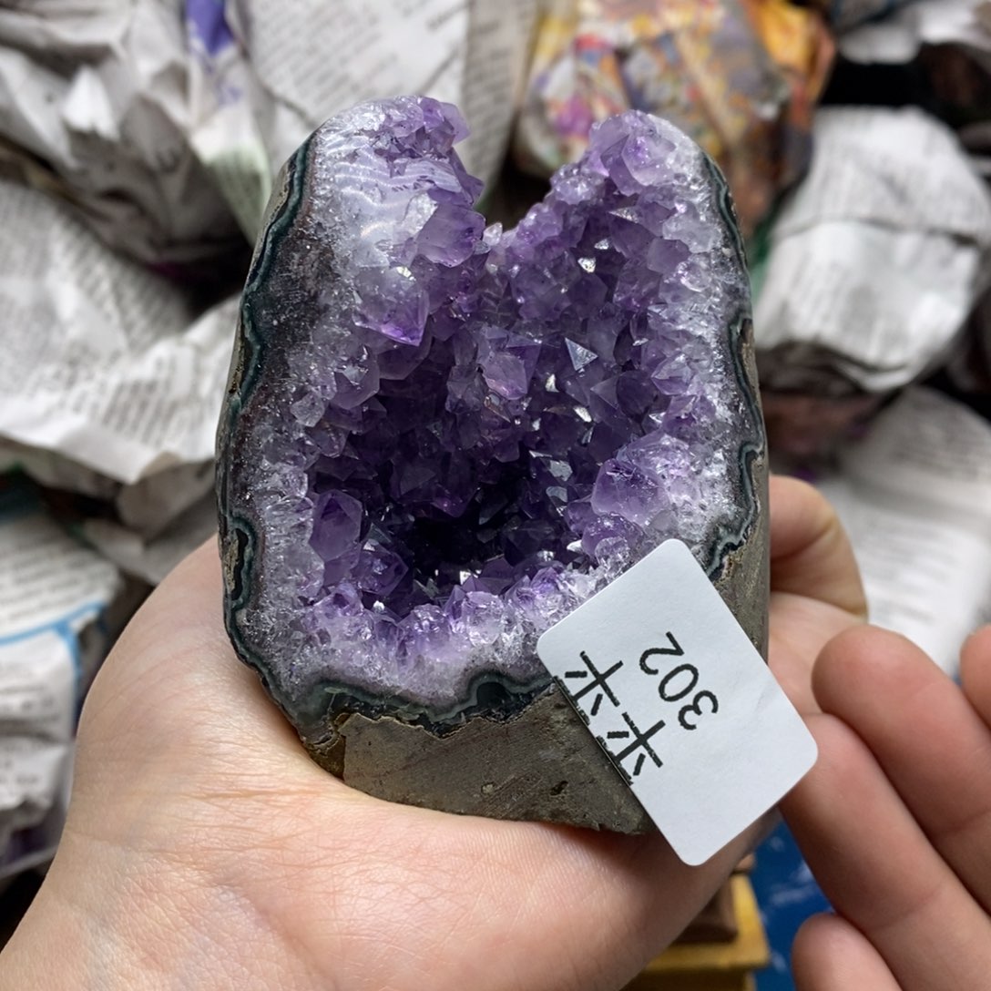 紫晶乌拉圭未镶嵌