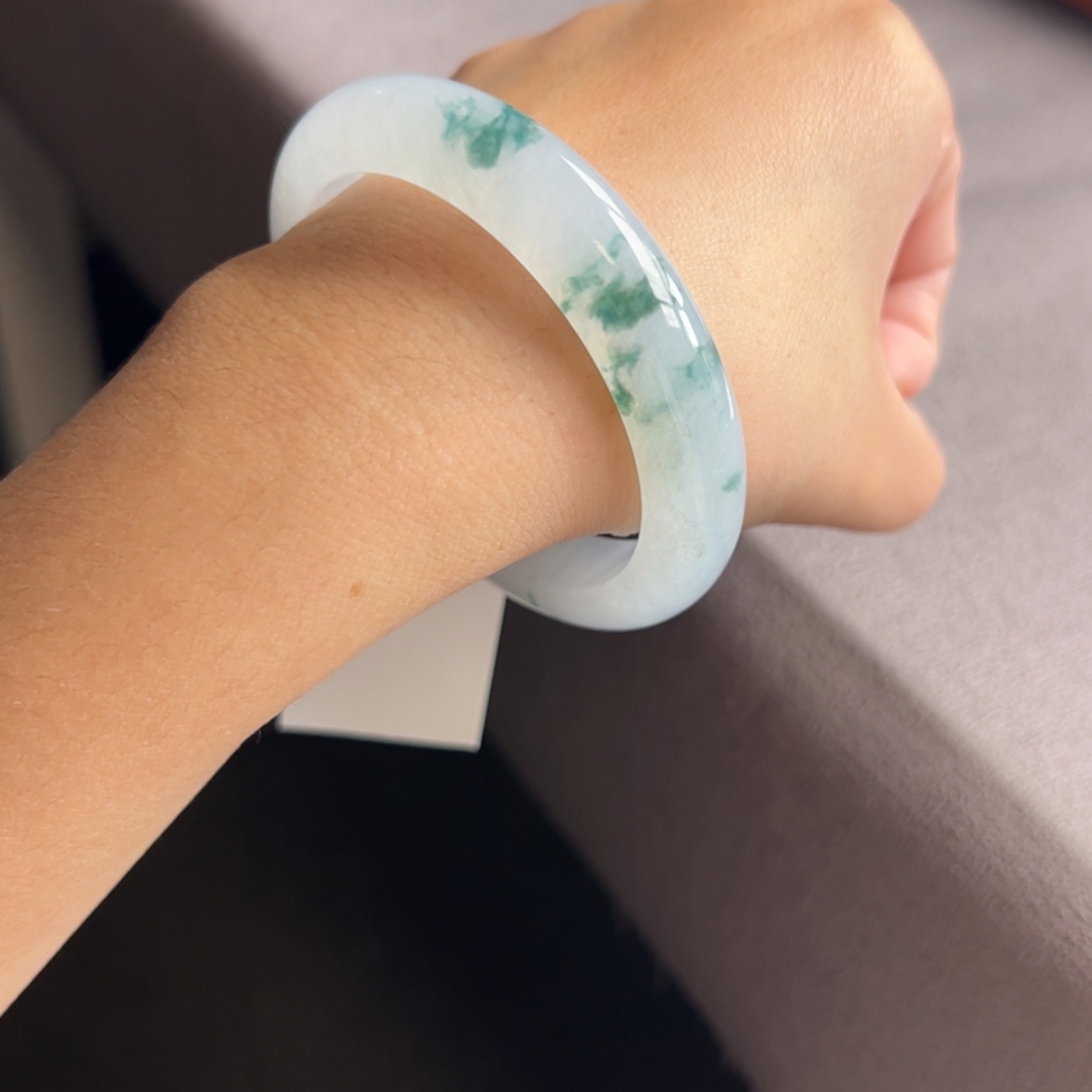 【闪购商品】翡翠手镯未镶嵌飘花