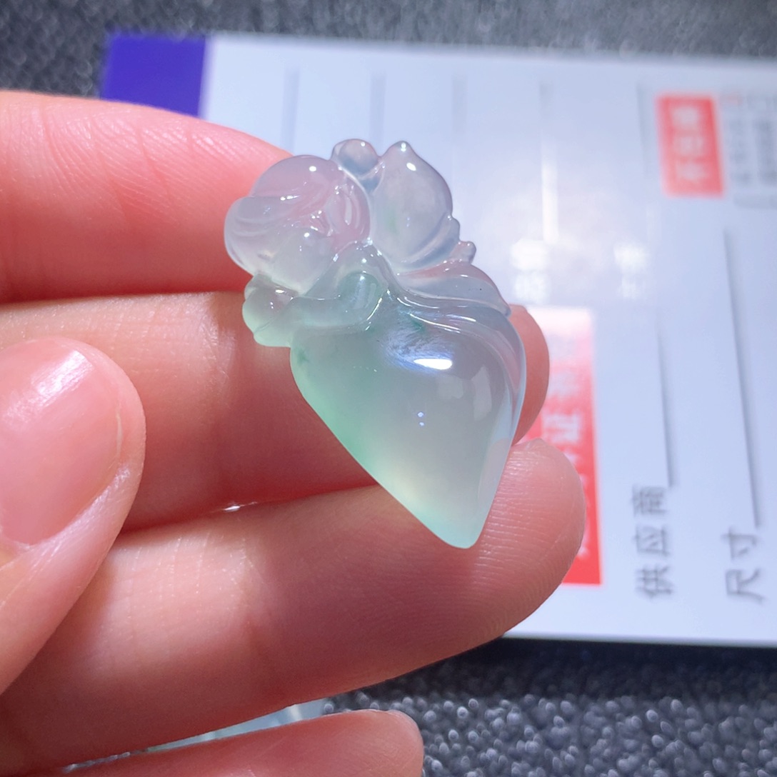 翡翠未镶嵌颈饰缅甸