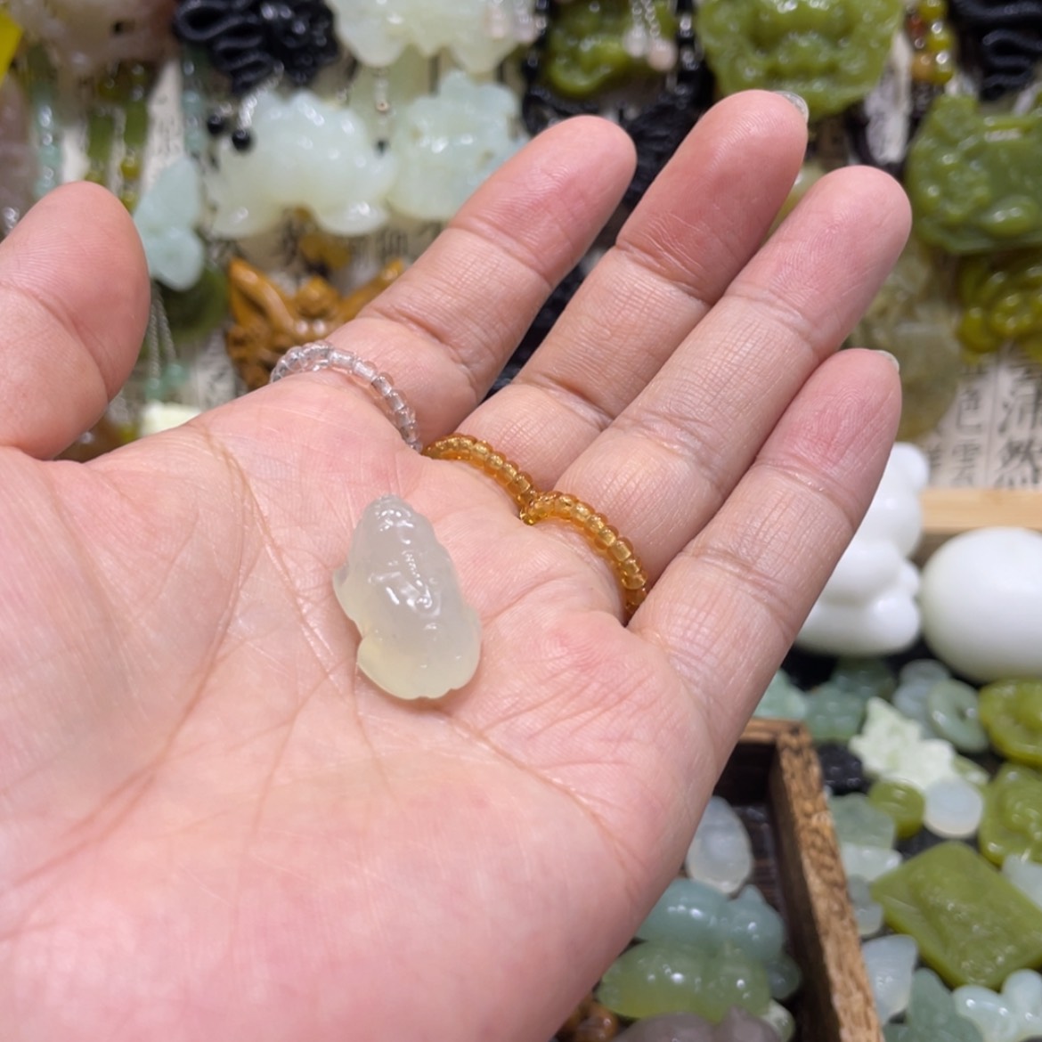 【闪购商品】岫玉颈饰未镶嵌香***?94戒指