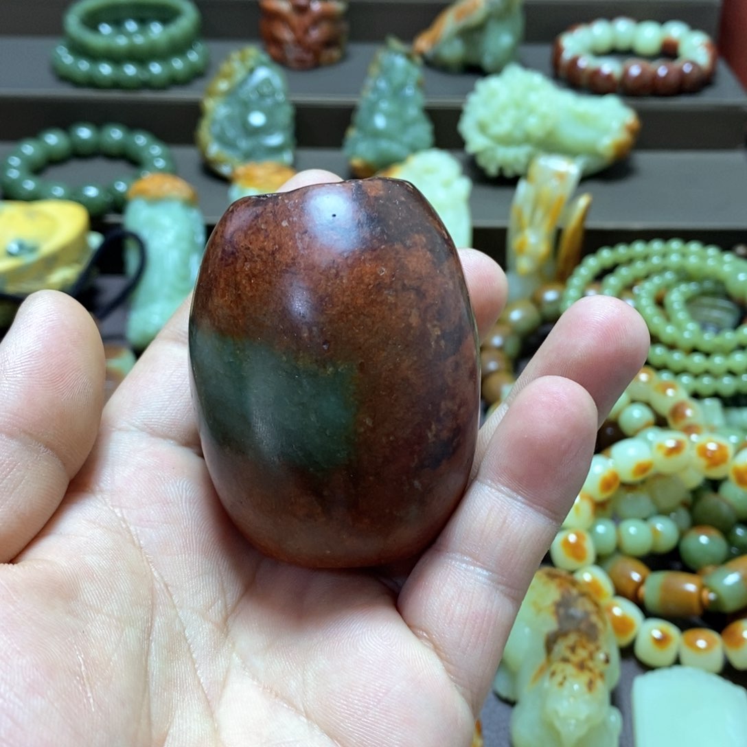 岫岩河磨玉（透闪石质玉）乐子手把未镶嵌