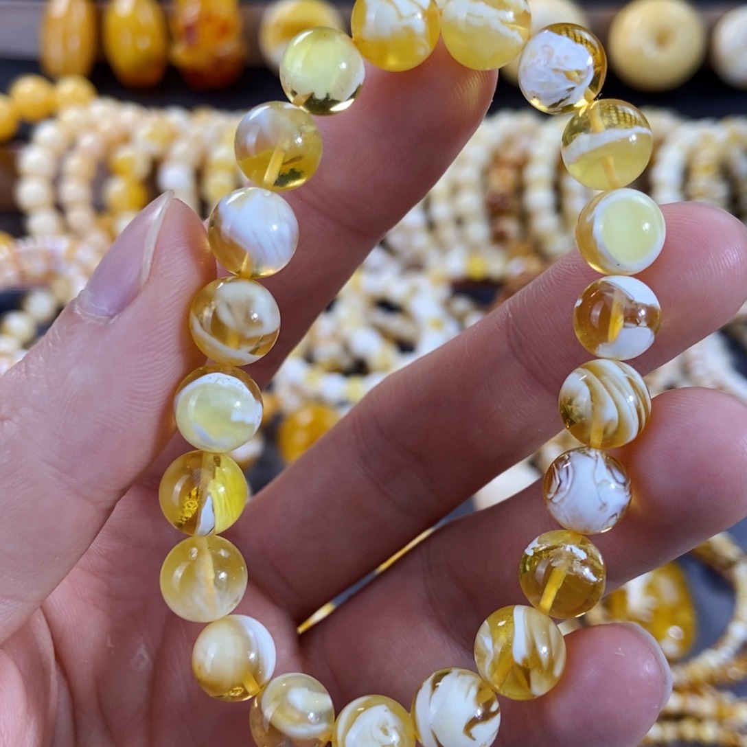 琥珀手链未镶嵌9mm左右拉丝