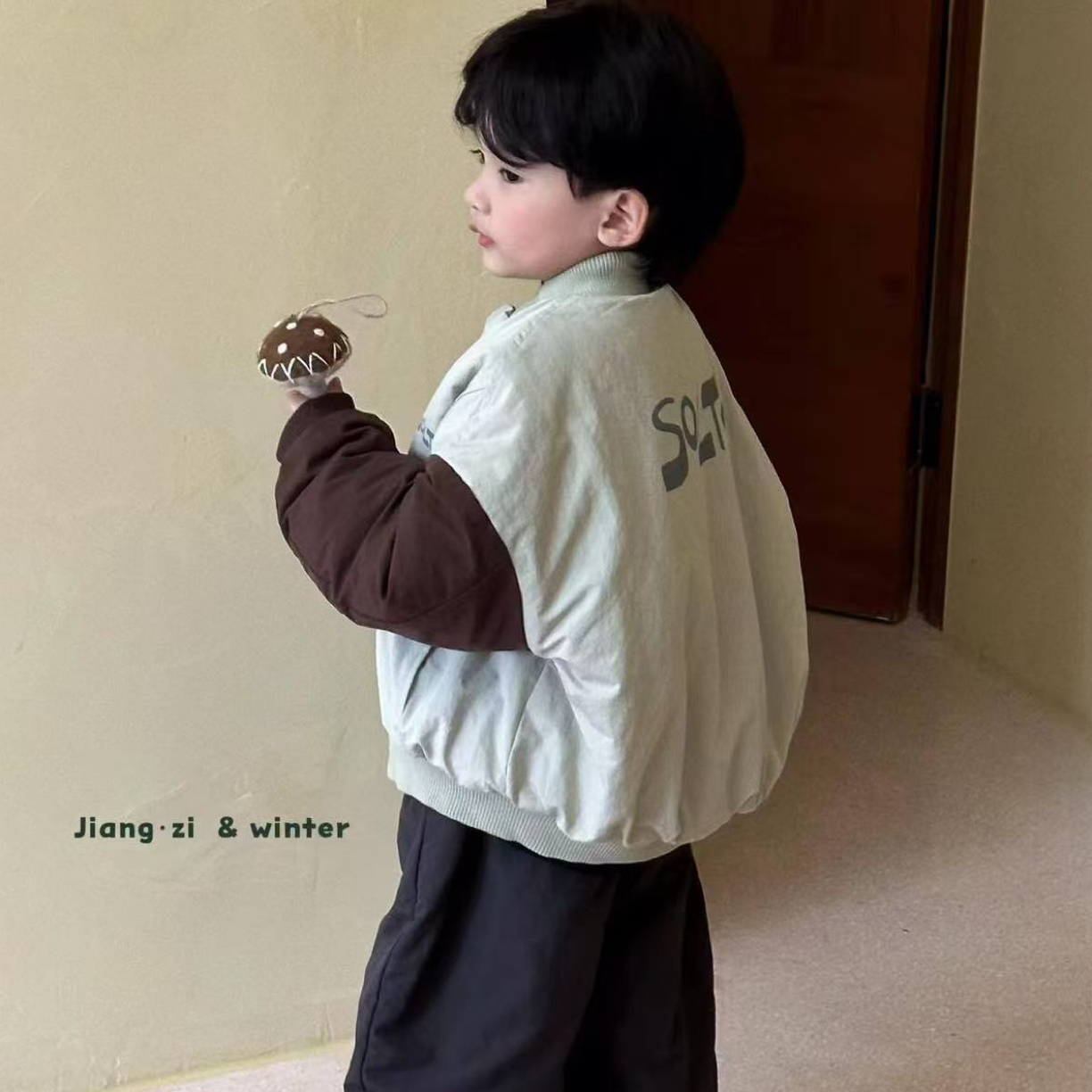 厚款字母男常规款圆领棉服