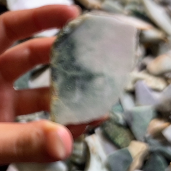 翡翠颈饰未镶嵌天然翡翠