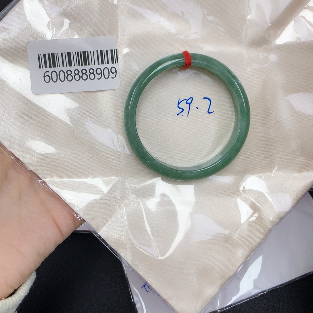 翡翠手镯未镶嵌天然缅甸翡翠手镯