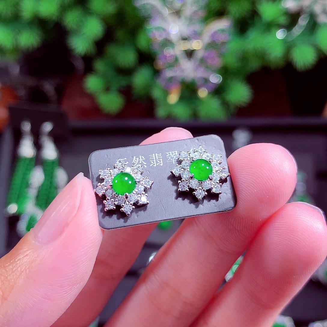 颈饰未镶嵌翡翠天然