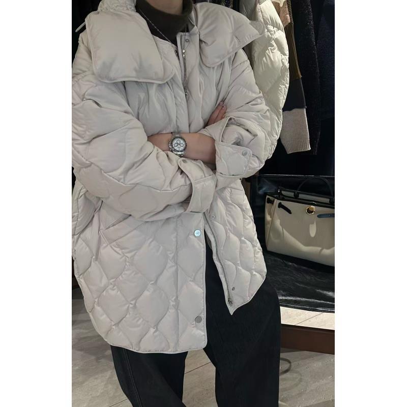 【米色小丑羽绒服】90白鸭绒翻领菱格绗缝羽绒服  J25WT865