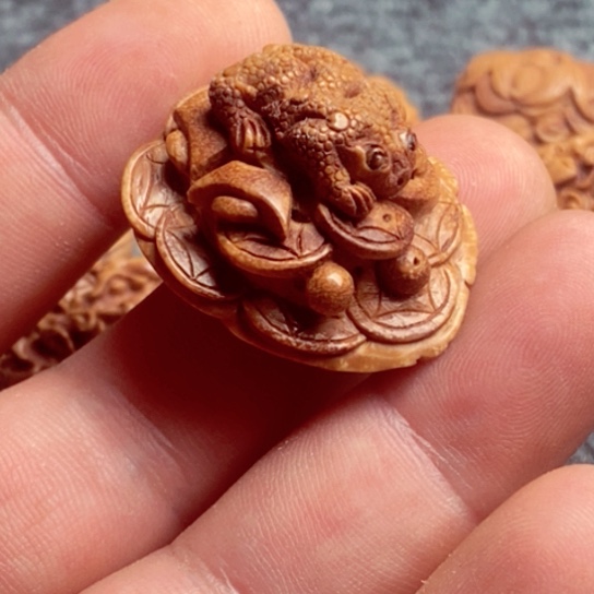 文玩核桃吊坠至*桃核金蟾单子