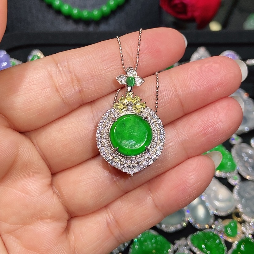 【闪购商品】翡翠颈饰未镶嵌天然翡翠