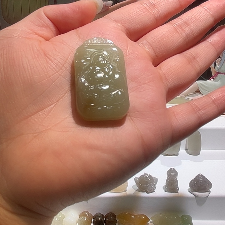 窝***废和田玉未镶嵌颈饰