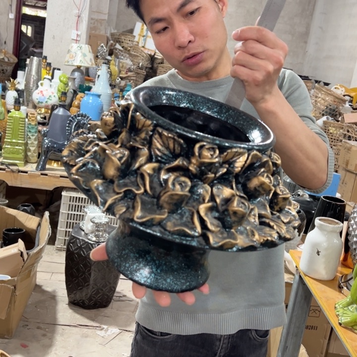 摆件高度26厘米口径15厘米微瑕捡漏树脂材质底孔中号