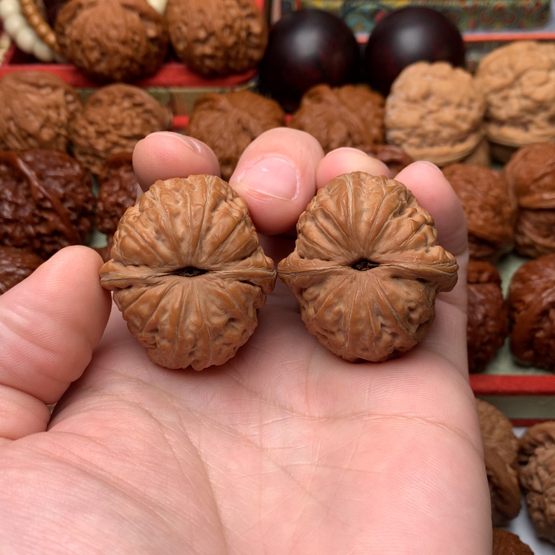 文玩核桃把件40尺全品平谷元宝狮子头