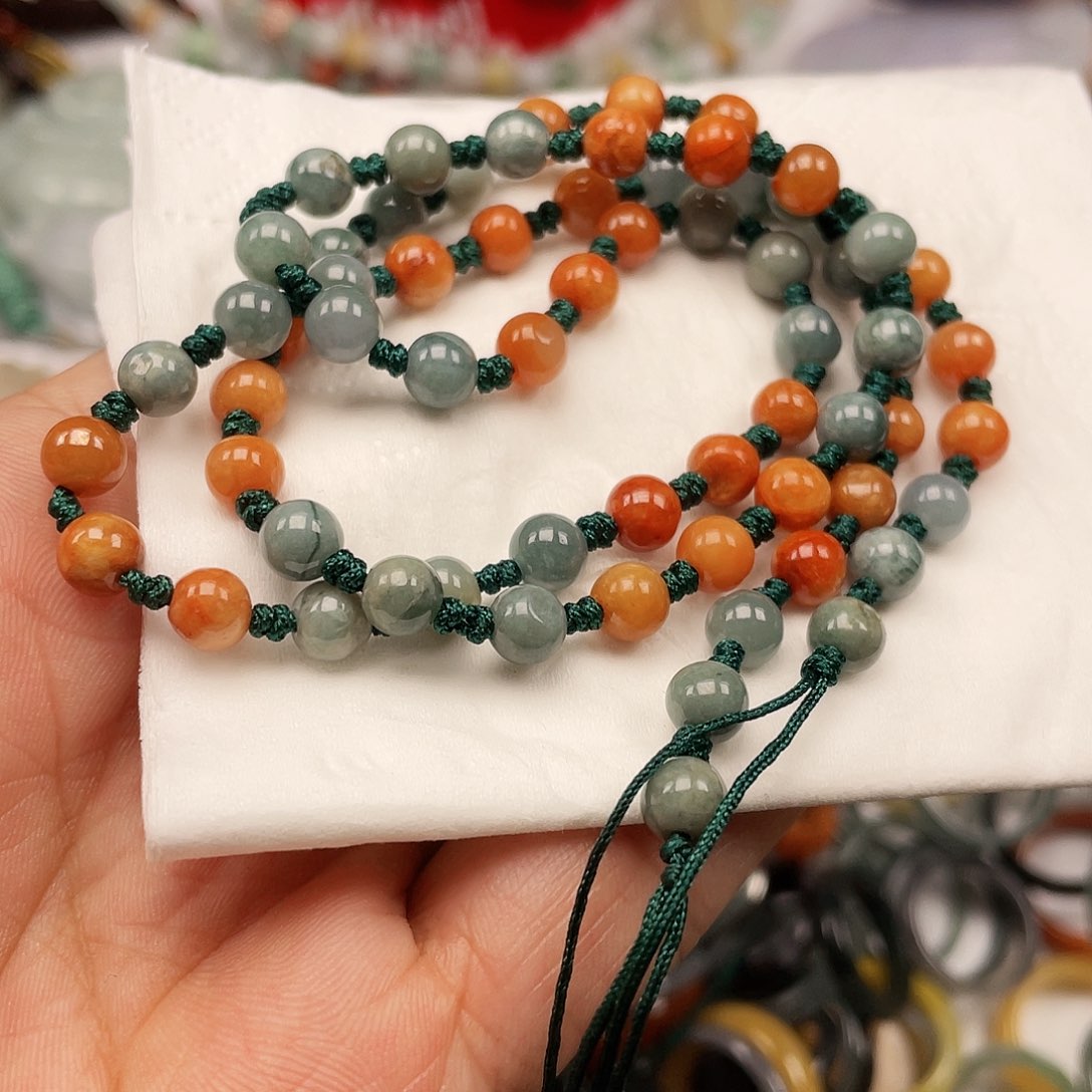 翡翠颈饰未镶嵌翡翠