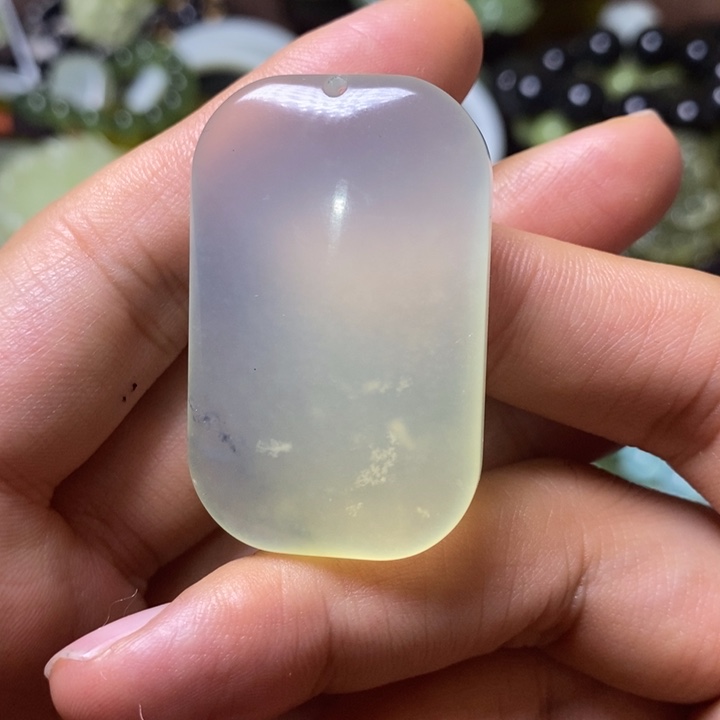 岫玉岫玉颈饰未镶嵌