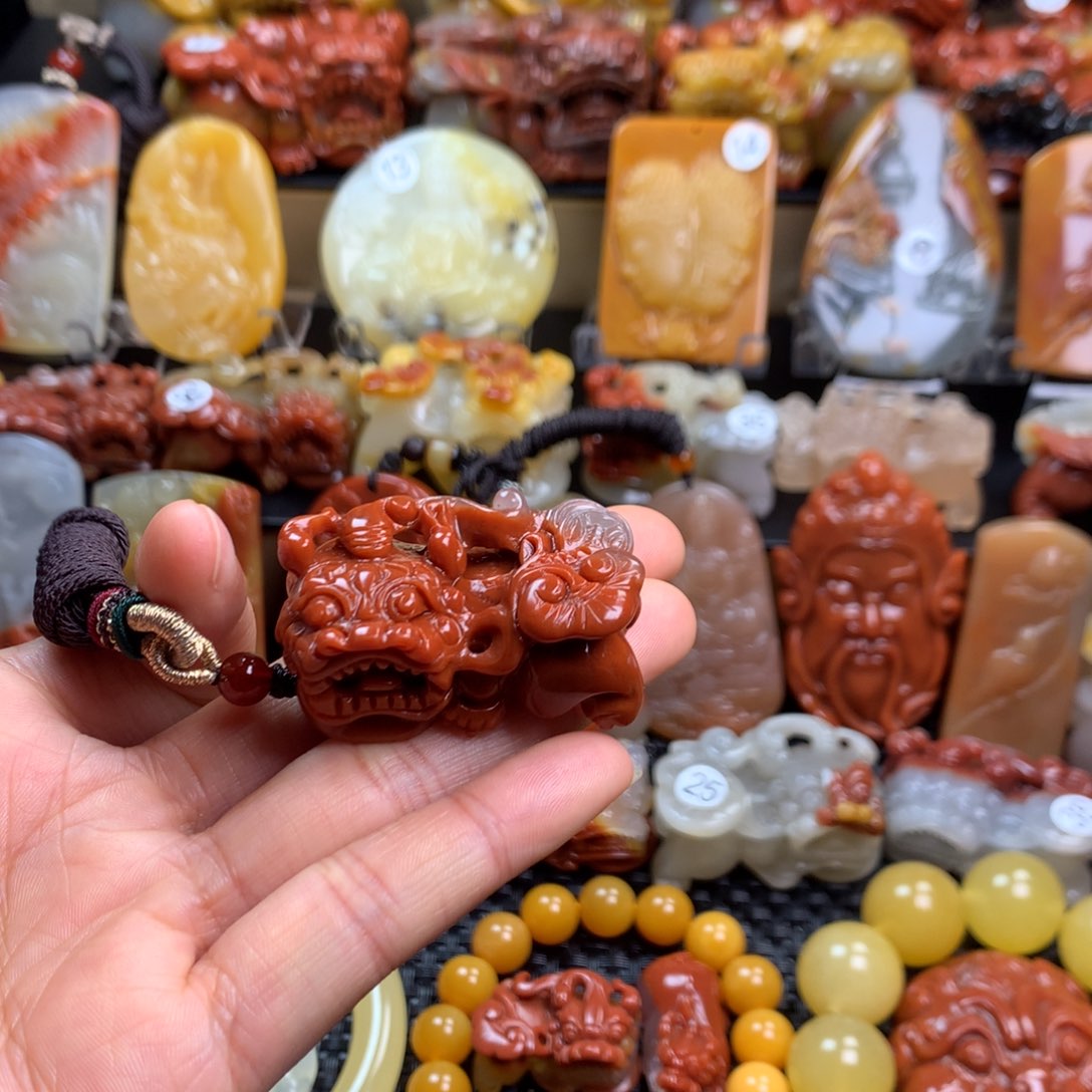 石英质玉（黄龙玉）挂件未镶嵌