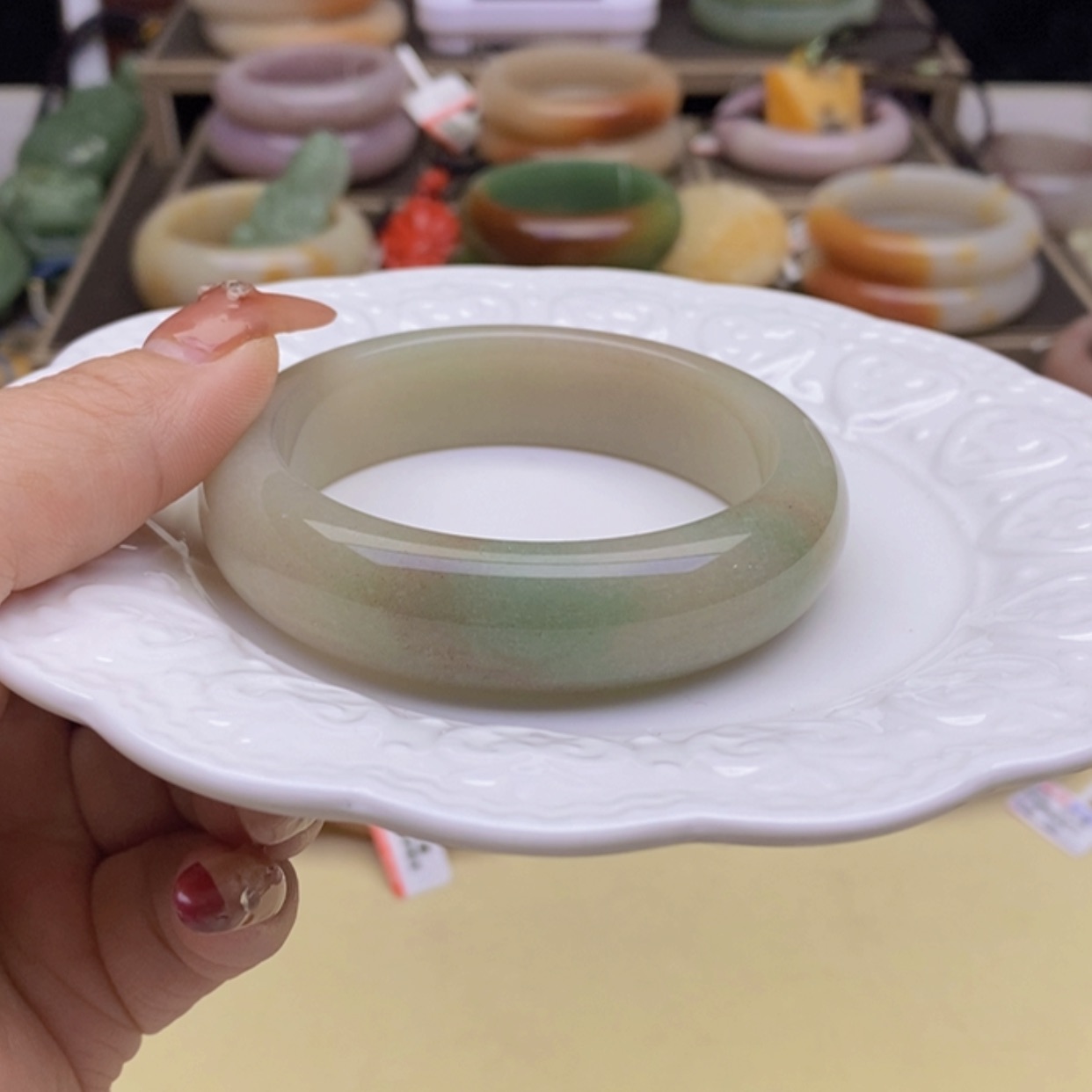 【闪购商品】石英质玉手镯未镶嵌