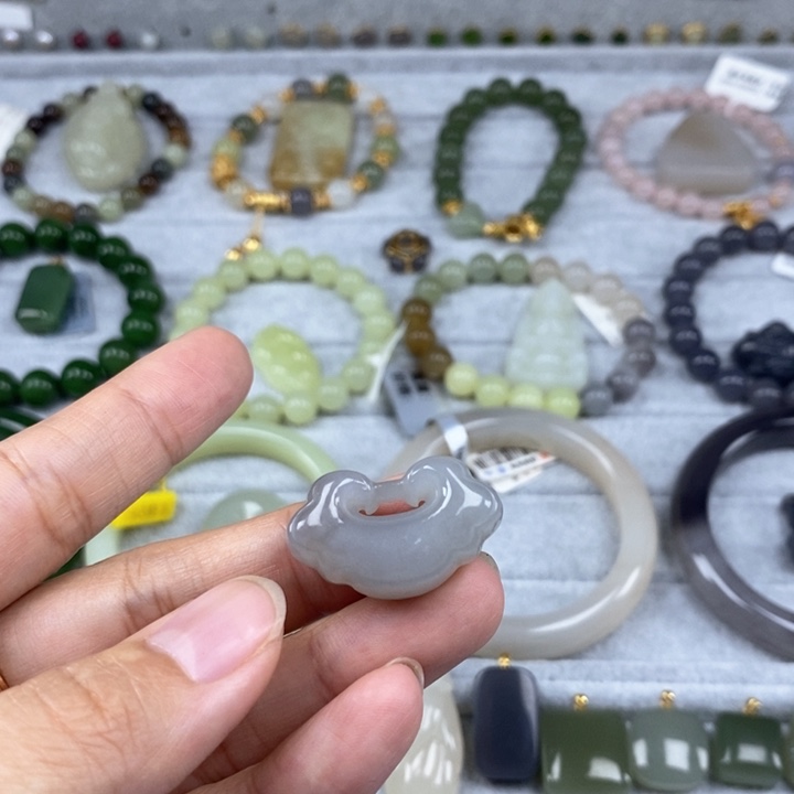 和田玉未镶嵌珠宝半成品