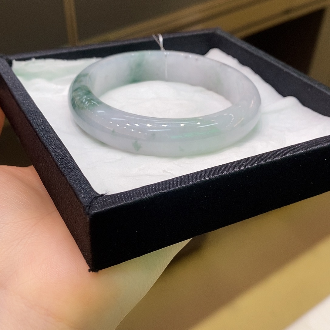 翡翠未镶嵌手镯0112