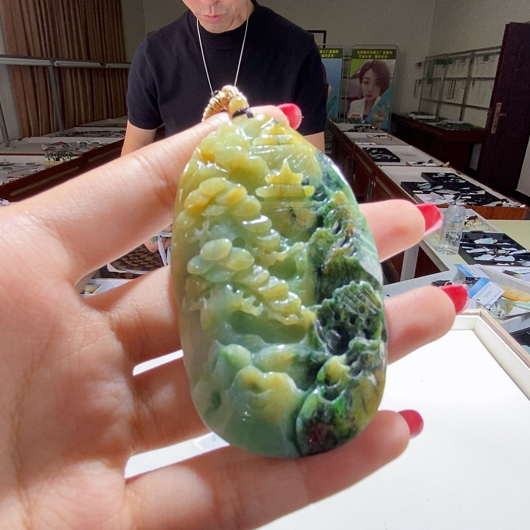 翡翠未镶嵌颈饰翡翠