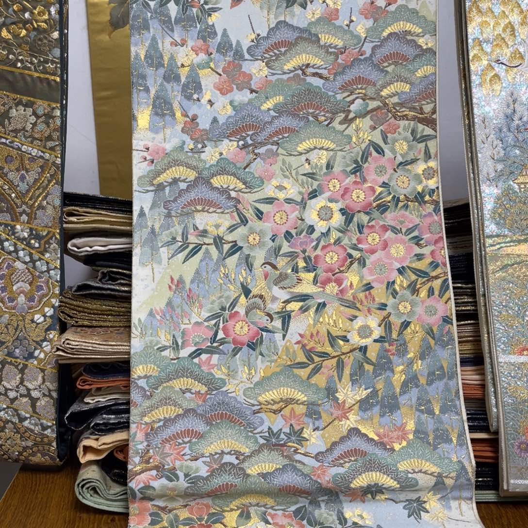 刺绣织锦技艺高超的