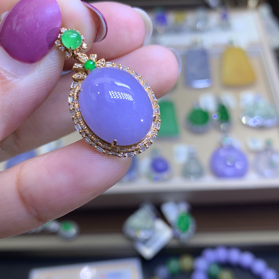 翡翠颈饰18K金镶嵌翡翠