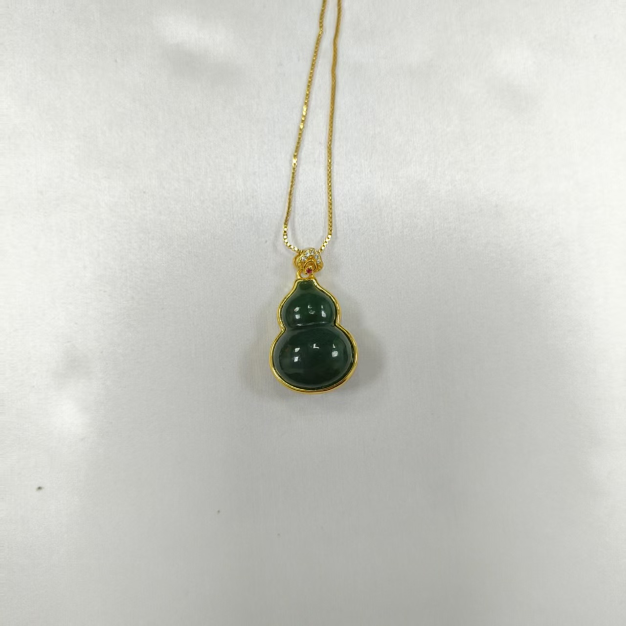 天然和田玉碧玉双面葫芦吊坠  1141