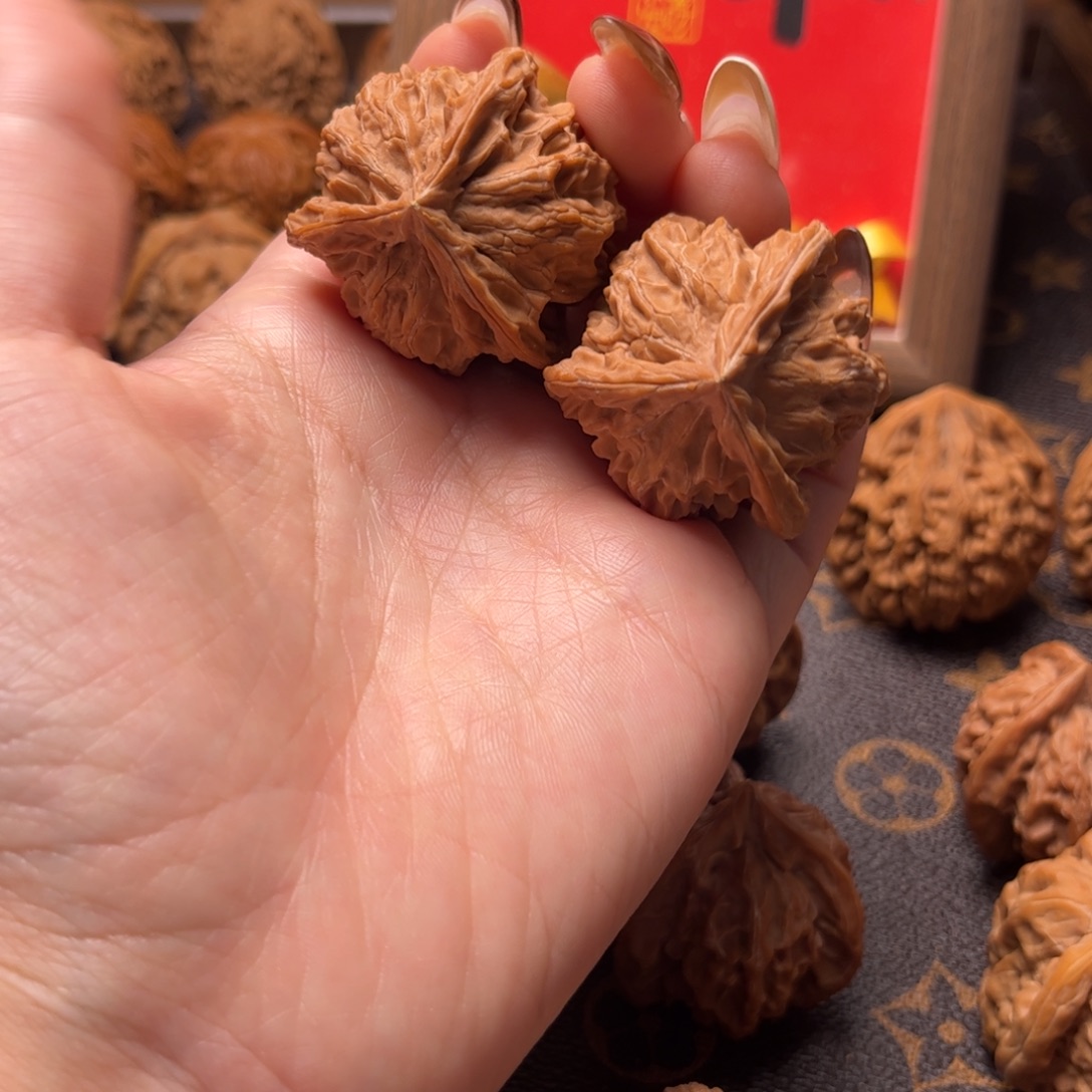 文玩核桃把件盘山三棱39全