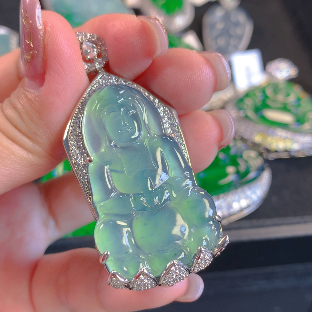 翡翠颈饰未镶嵌翡翠