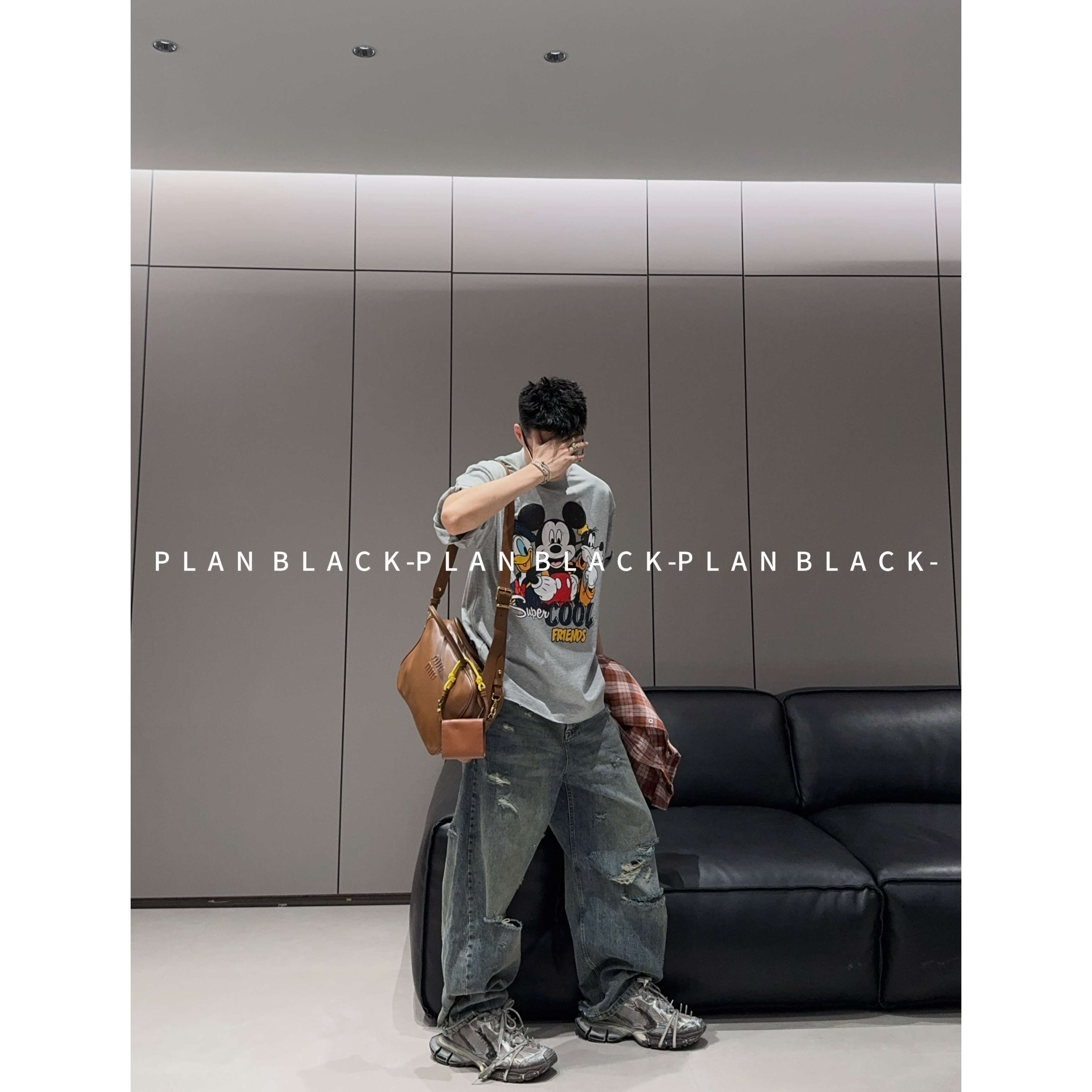 RICH陈发财【中古三小只】做旧动漫风T恤！情侣小领口植绒T恤6796