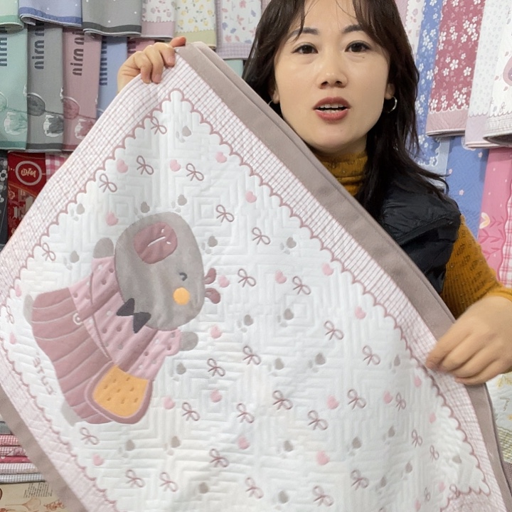 棉特价促销咖色快乐熊