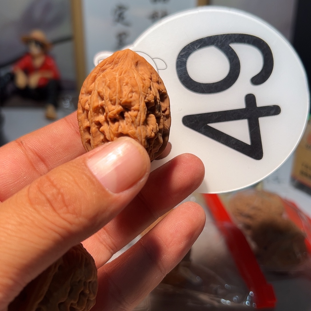 ****虹文玩核桃，白色49号