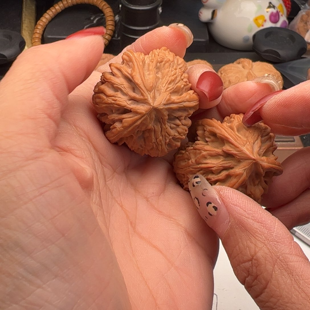 文玩核桃吊坠滢三棱36