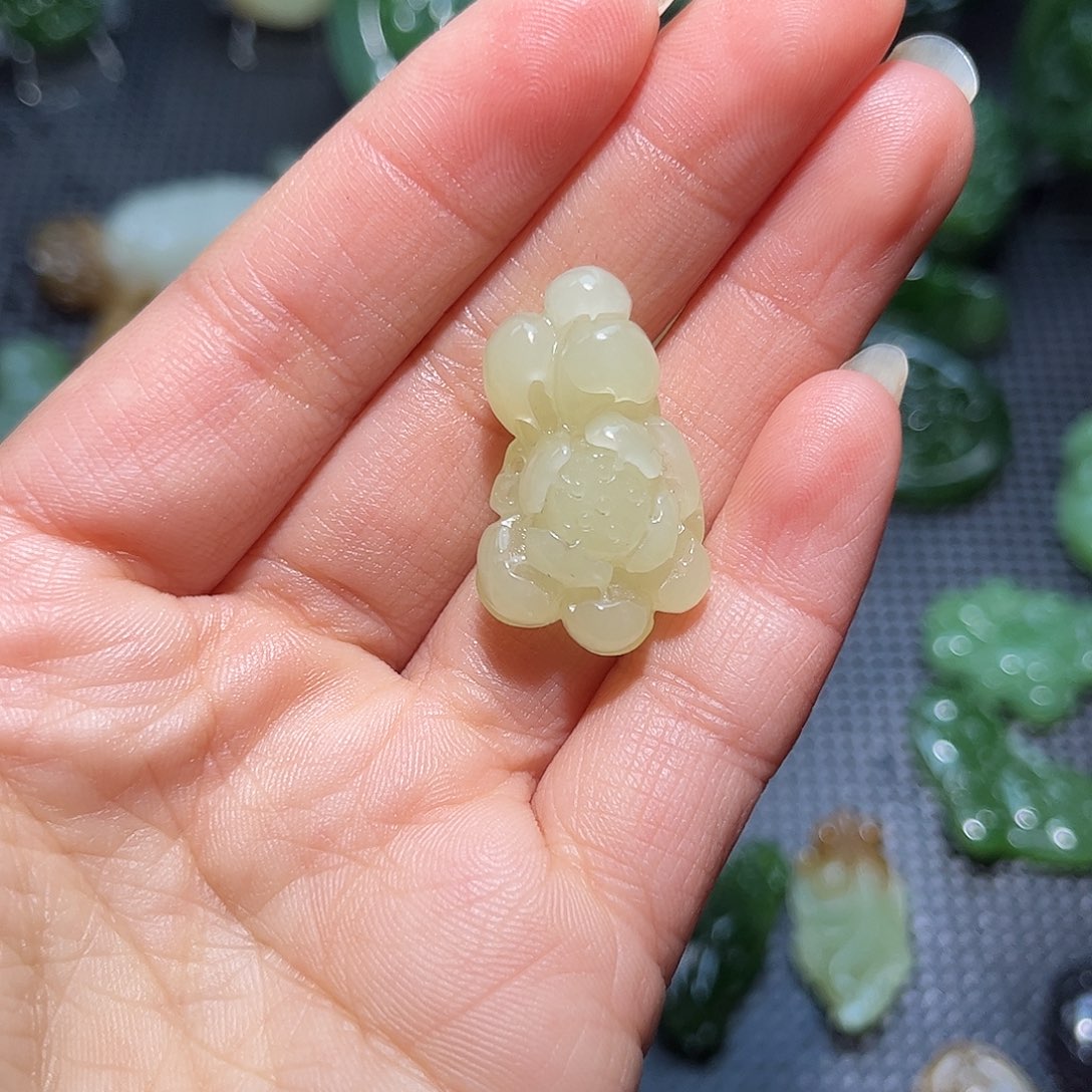 和田玉颈饰未镶嵌