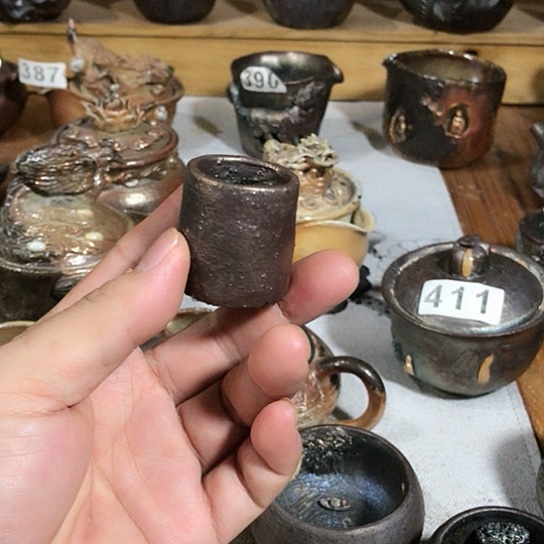 瓷片铁胎的小酒杯