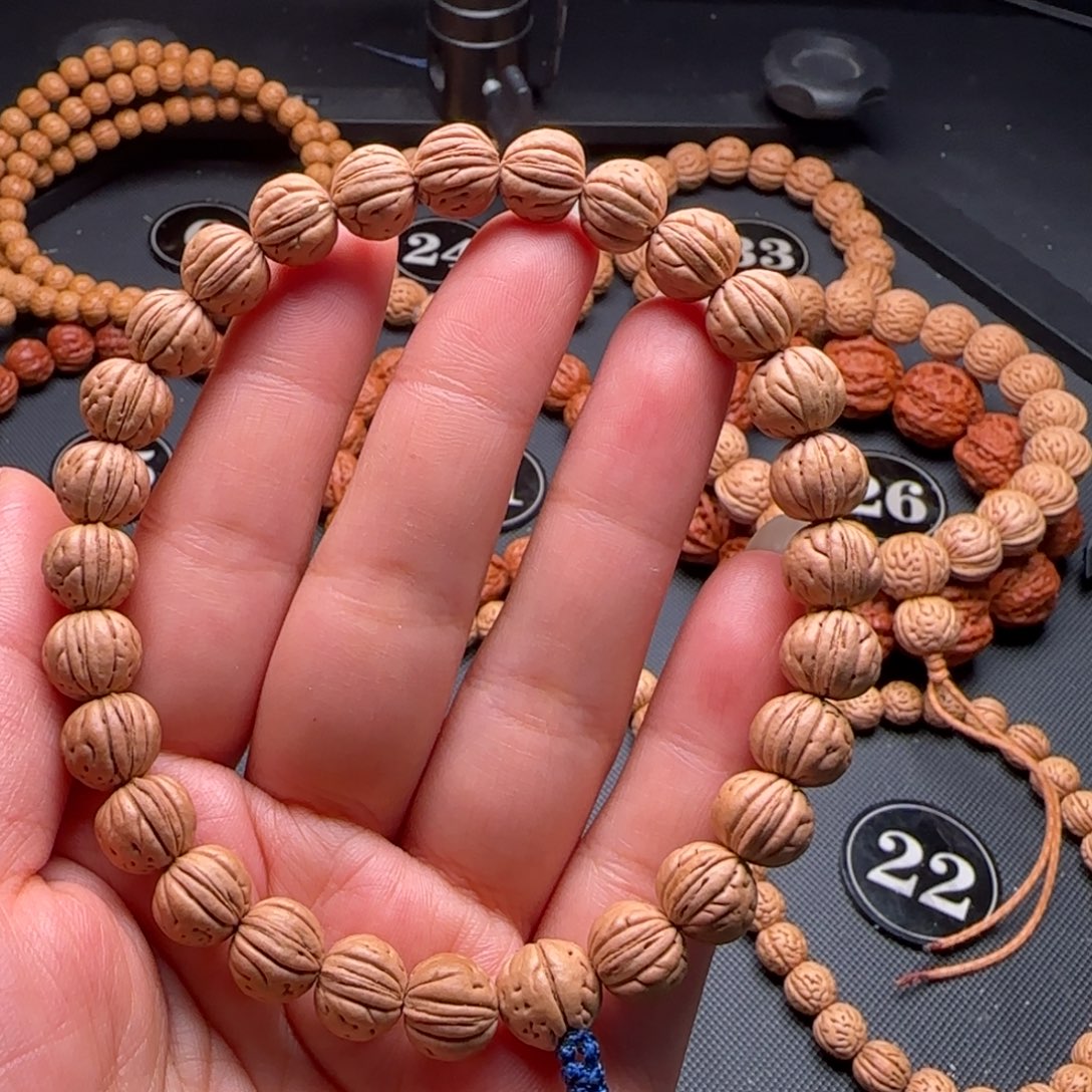 S***a桃核手串盘锦肌肉黄桃