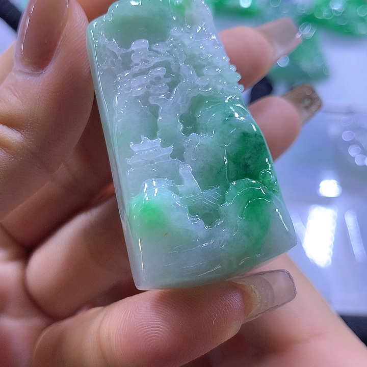 翡翠未镶嵌颈饰天然翡翠A货吊坠