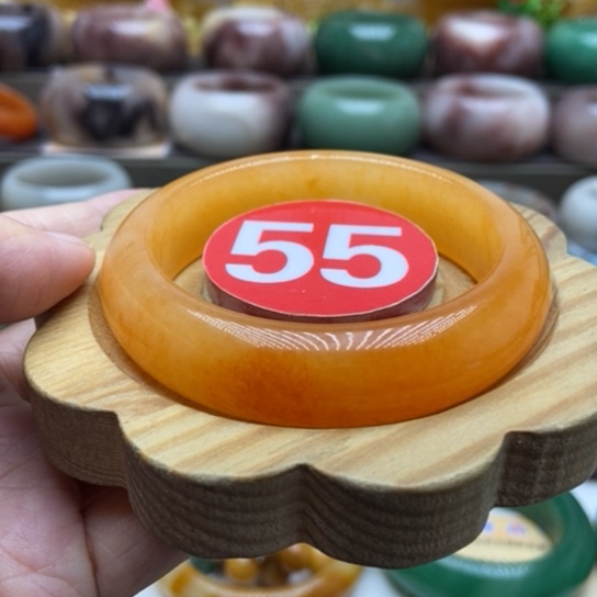 未镶嵌手镯石英质玉