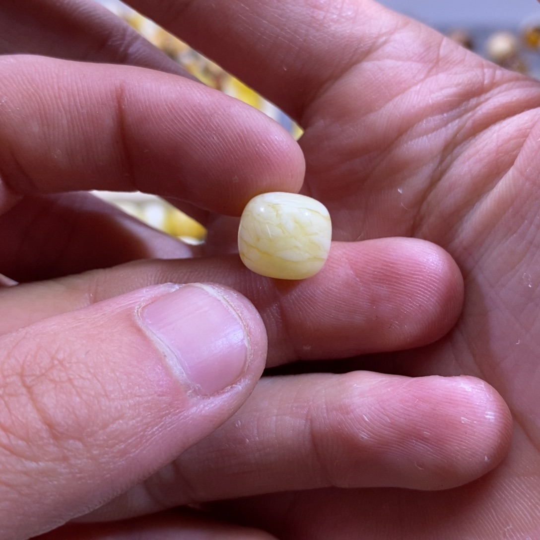 琥珀珠宝奇石未镶嵌皮*