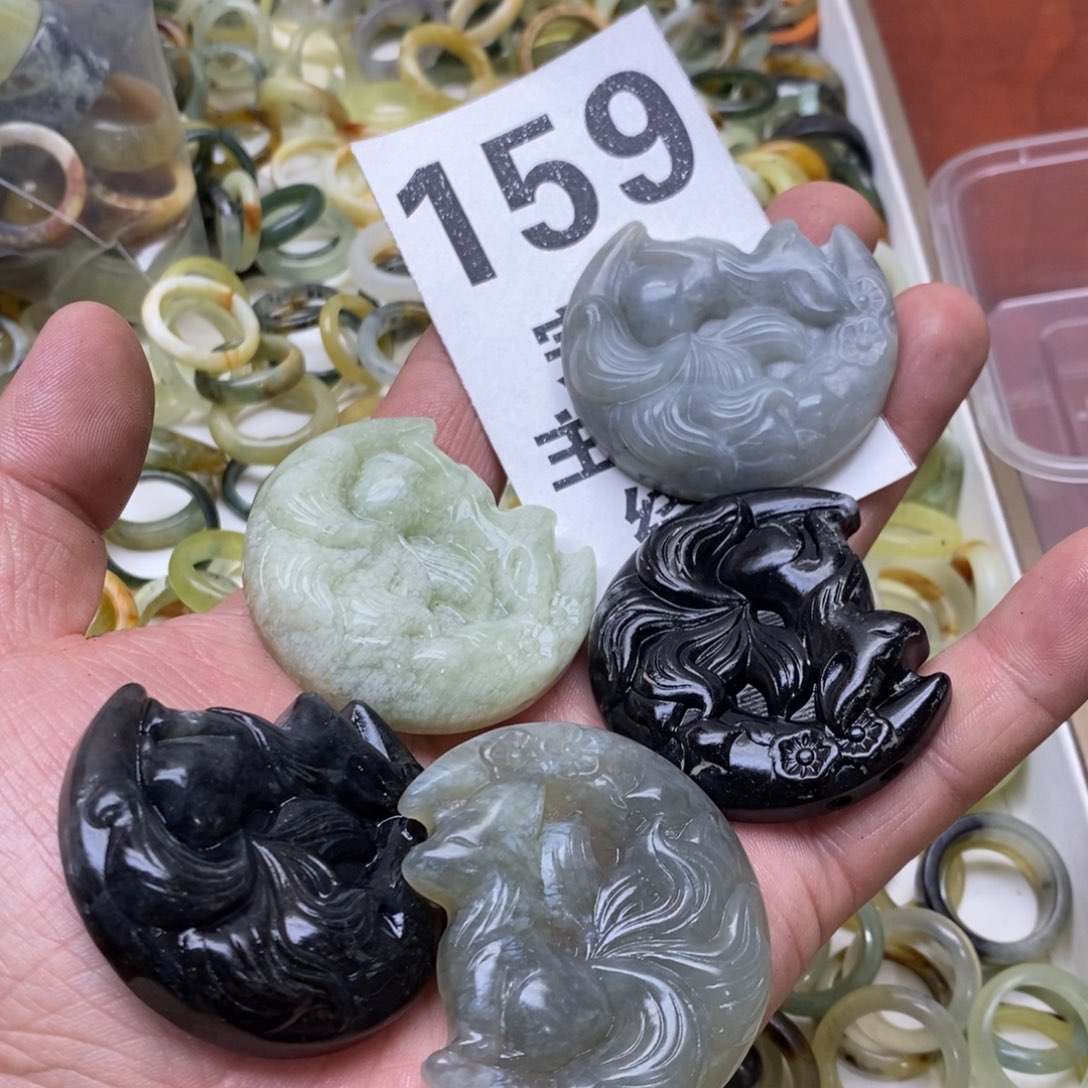 蛇纹石玉未镶嵌挂坠