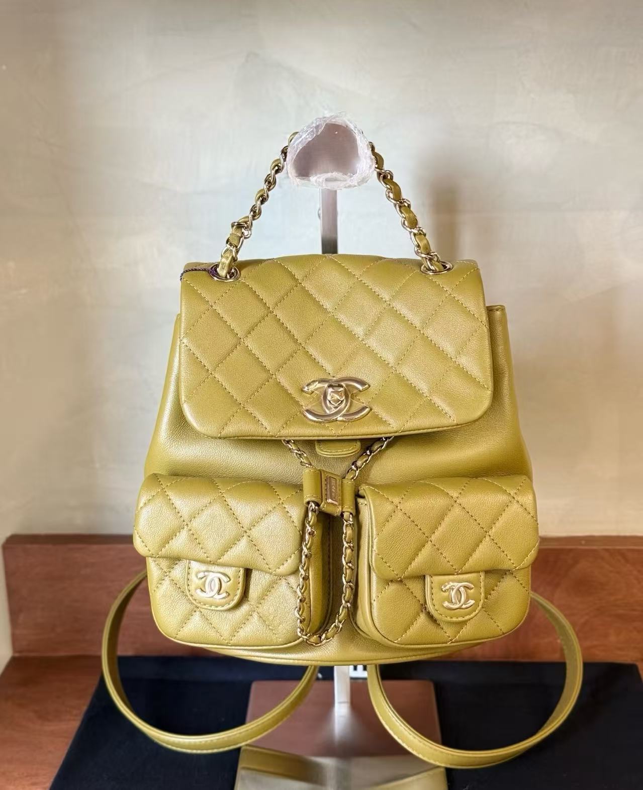 99新 Chanel/香奈儿 香奈儿duma 23a双肩包中号橄榄绿/99新/优选