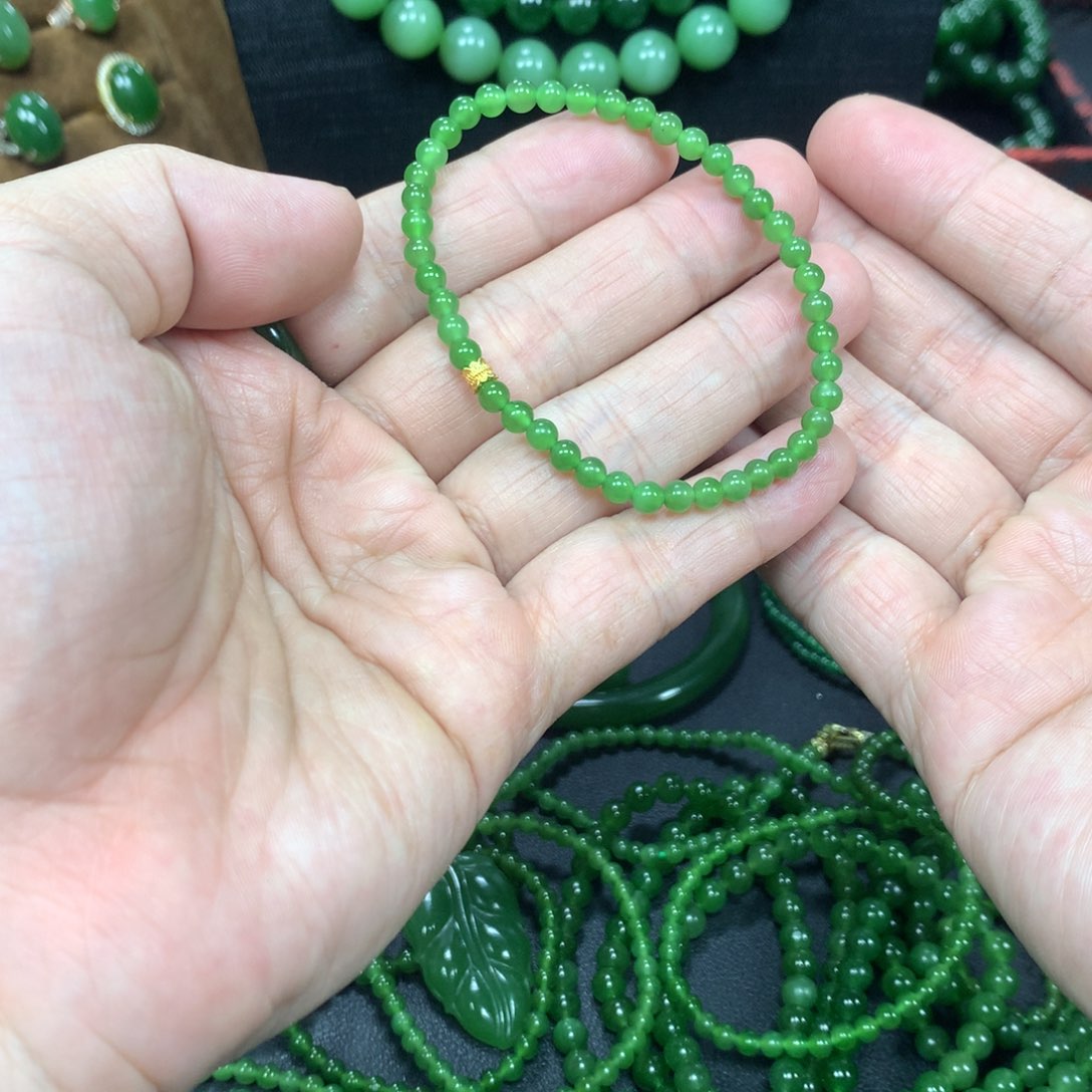 【闪购商品】手链未镶嵌和田玉卡4手串