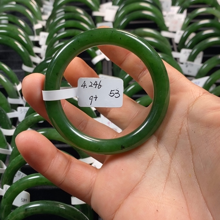 还***点和田玉（碧玉）手镯未镶嵌