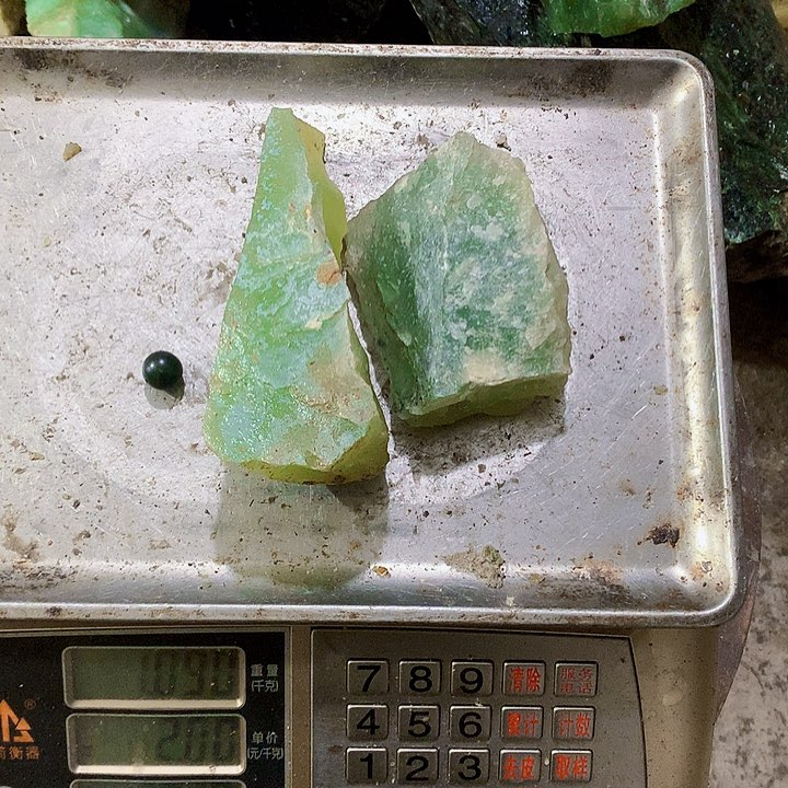 未镶嵌蛇纹石玉珠宝奇石潇*哥