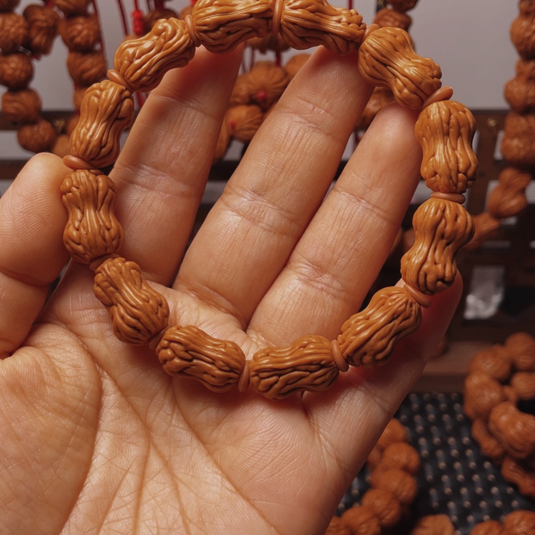 木质类龙纹桃枭手