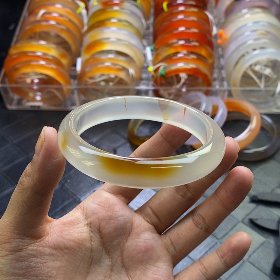 手镯玛瑙/玉髓未镶嵌