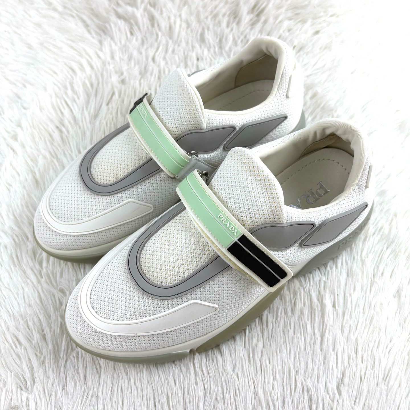 95新 Prada/普拉达 白色织物运动休闲鞋35.5码