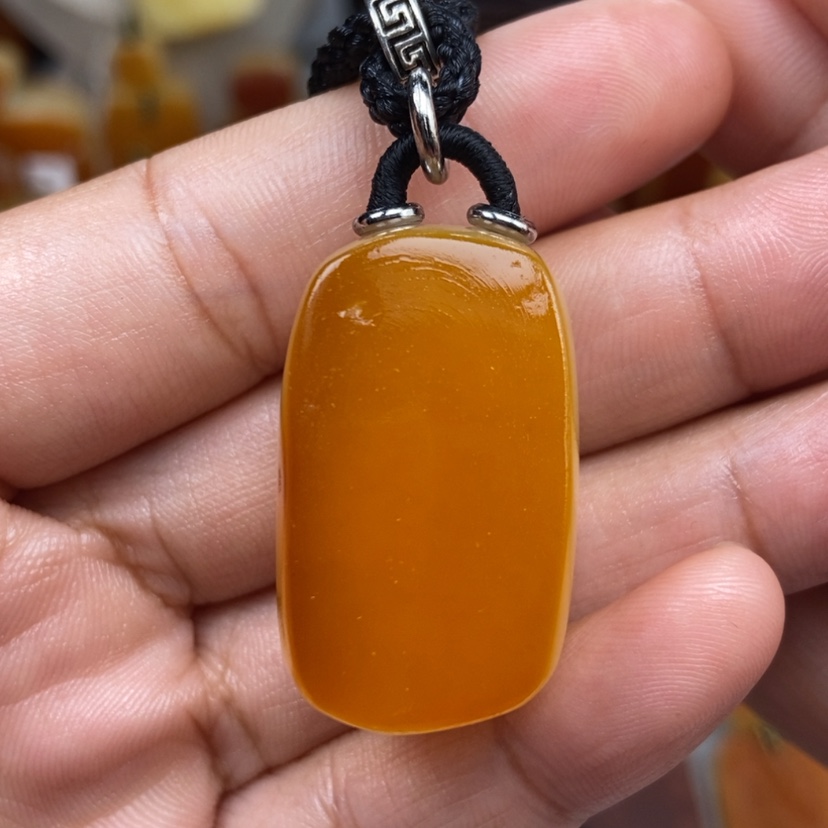 【闪购商品】琥珀颈饰未镶嵌