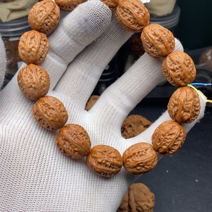 文玩核桃吊坠八棱1.7