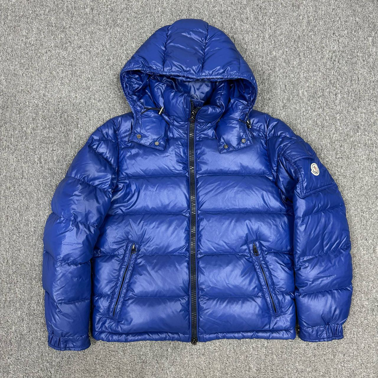99新 MONCLER 11135067 Moncler蒙口 蓝色亮面Maya羽绒服外套 2码