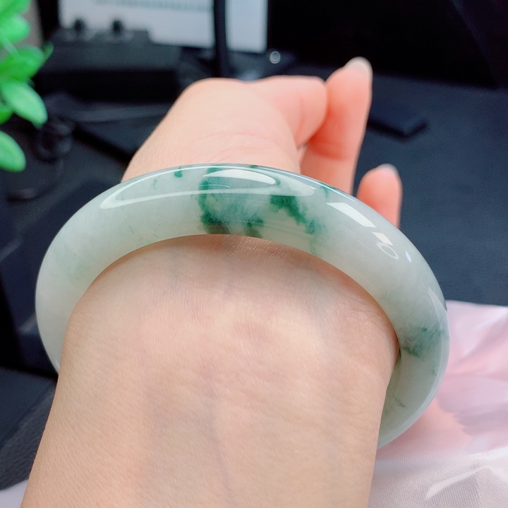 翡翠未镶嵌手镯61。62